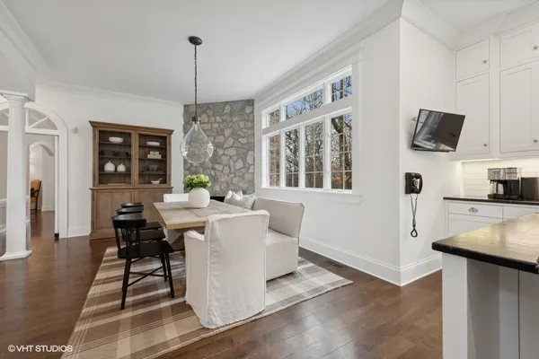 $1,995,000 | 383 West County Line Road, Barrington Hills, IL 60010