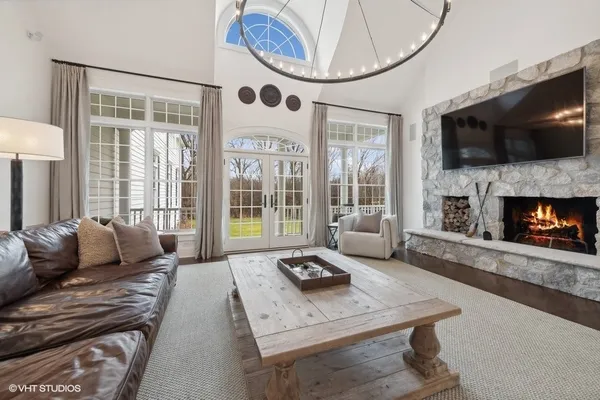 $1,995,000 | 383 West County Line Road, Barrington Hills, IL 60010