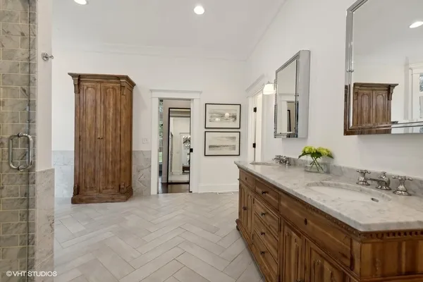 $1,995,000 | 383 West County Line Road, Barrington Hills, IL 60010