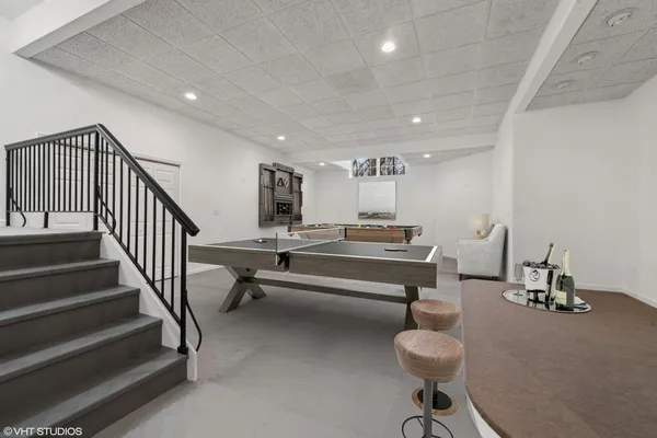 $1,995,000 | 383 West County Line Road, Barrington Hills, IL 60010