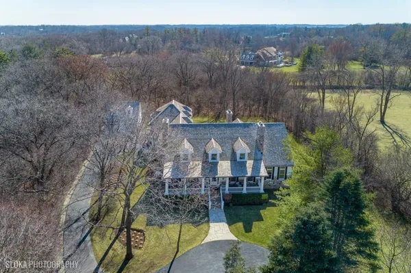 $1,995,000 | 383 West County Line Road, Barrington Hills, IL 60010