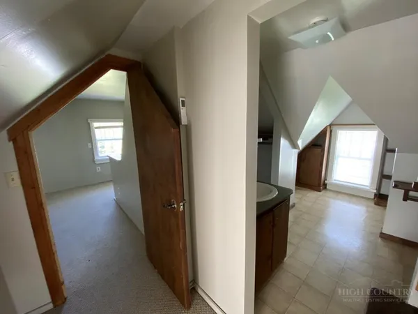 $1,735 | 2 West 4th Street, West Jefferson, NC 28694