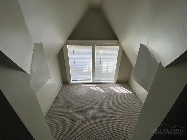 $1,735 | 2 West 4th Street, West Jefferson, NC 28694