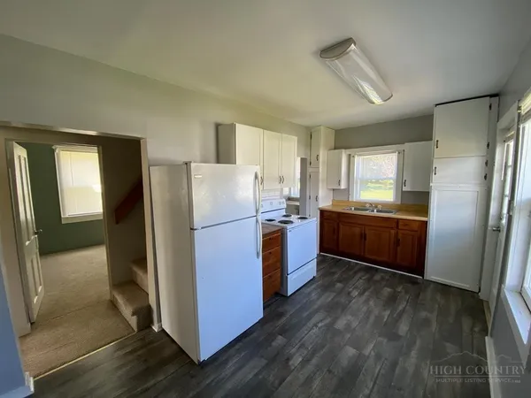 $1,735 | 2 West 4th Street, West Jefferson, NC 28694