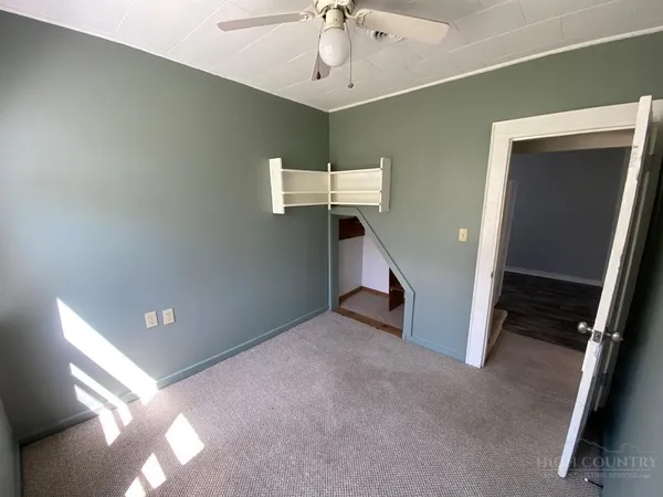 $1,735 | 2 West 4th Street, West Jefferson, NC 28694