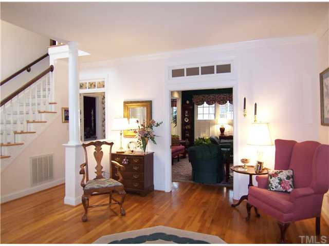 9101 Kettner Court Raleigh, NC 27615 - Photo 5 of 25 Living Room