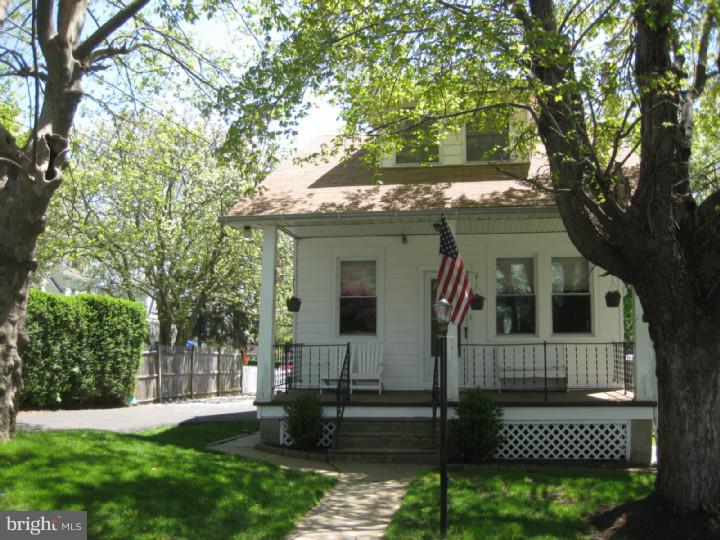 135 Barrett Road Willow Grove, PA 19090 - Photo 2 of 19 Exterior Front