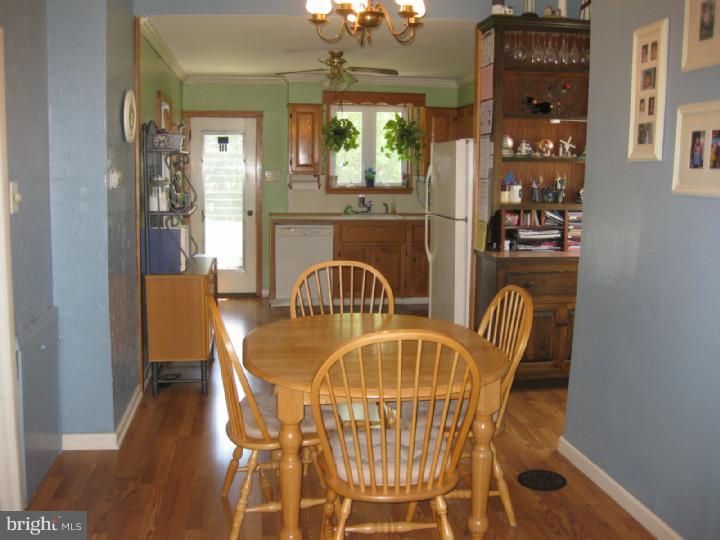 135 Barrett Road Willow Grove, PA 19090 - Photo 5 of 19 Dining Room