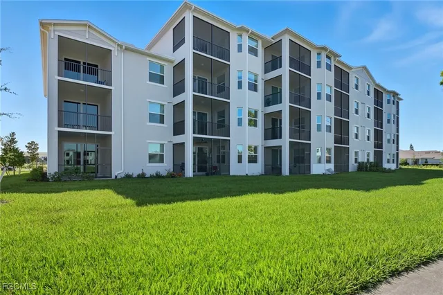 $1,700 | 18451 Copperhead Drive, Unit 526, Lehigh Acres, FL 33936