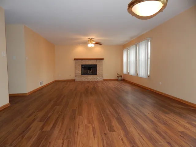 $425,000 | 7603 Locust Lane, Plainfield, IL 60586