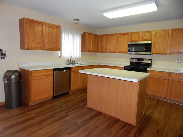 $425,000 | 7603 Locust Lane, Plainfield, IL 60586