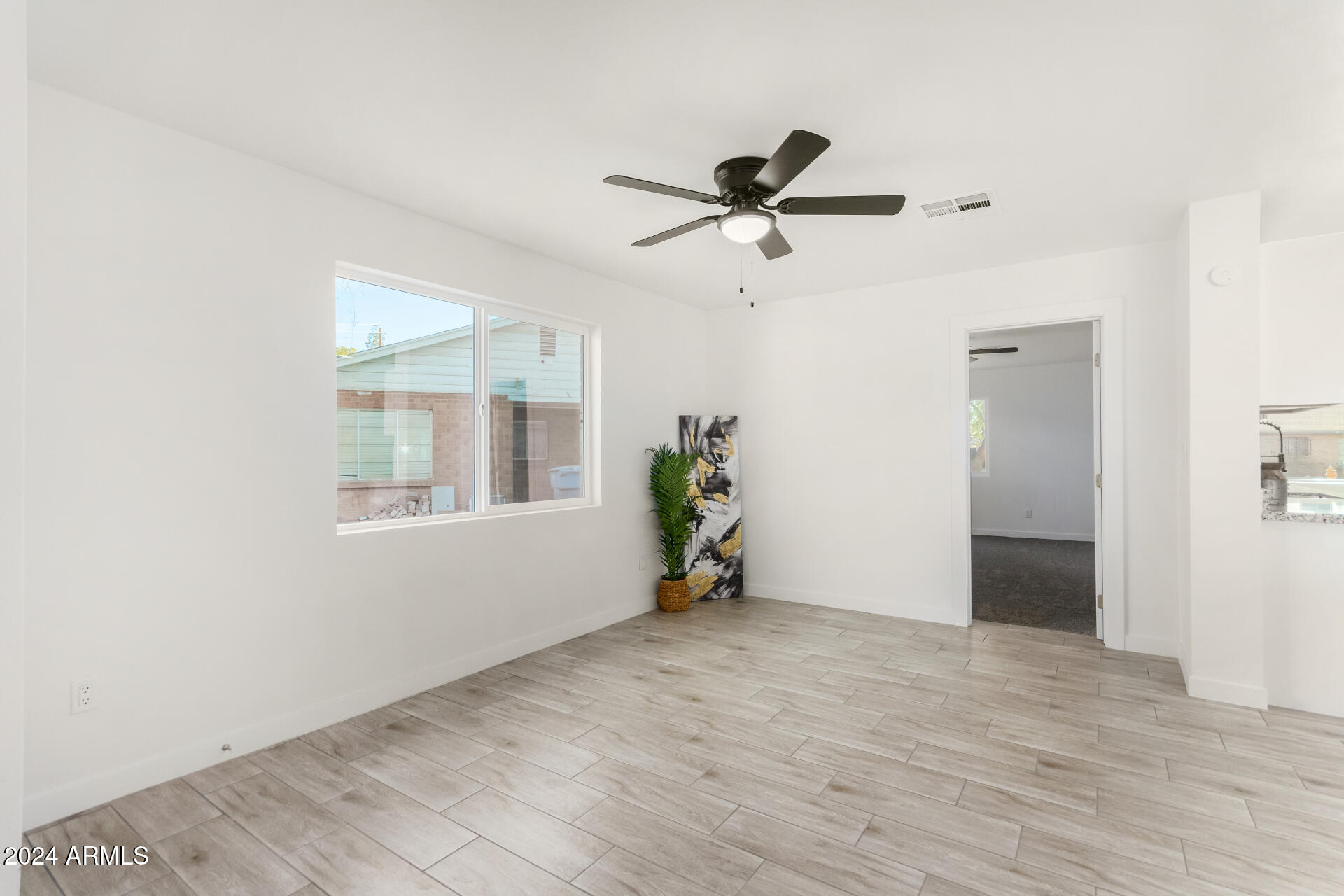 2726 West Lawrence Road Phoenix, AZ 85017 - Photo 16 of 52 Dining Room