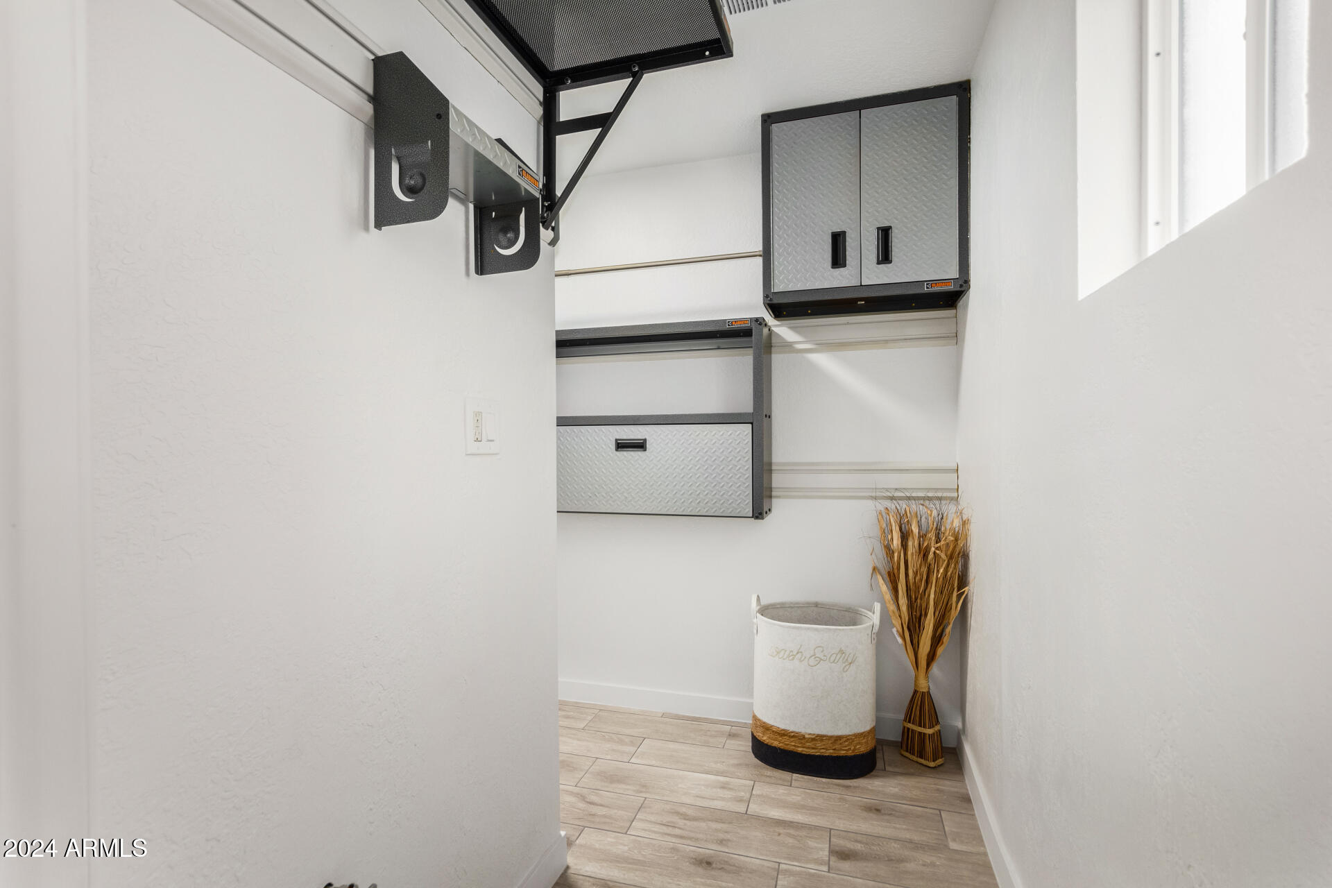2726 West Lawrence Road Phoenix, AZ 85017 - Photo 20 of 52 Laundry Room