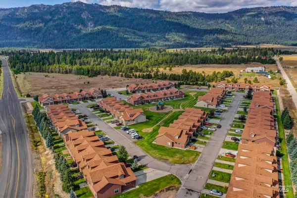 $370,000 | 24 Mangum Circle, Unit 6, Donnelly, ID 83615