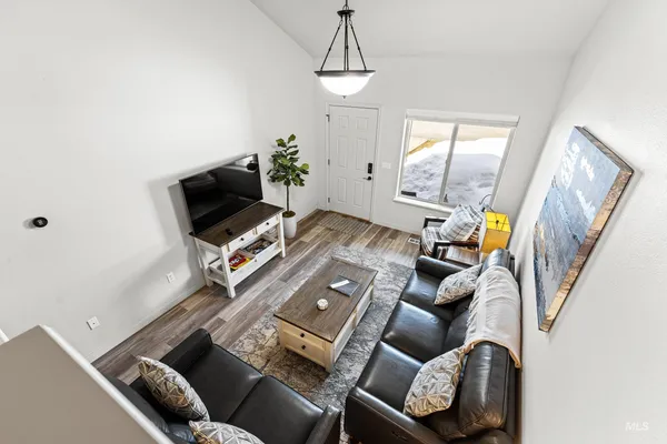 $370,000 | 24 Mangum Circle, Unit 6, Donnelly, ID 83615