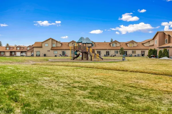 $370,000 | 24 Mangum Circle, Unit 6, Donnelly, ID 83615