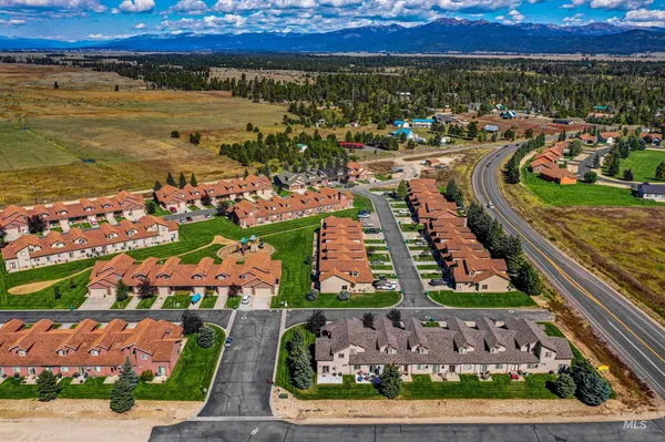 $370,000 | 24 Mangum Circle, Unit 6, Donnelly, ID 83615