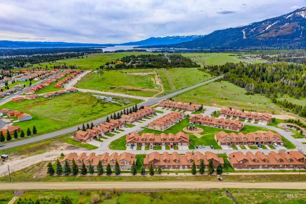 $370,000 | 24 Mangum Circle, Unit 6, Donnelly, ID 83615