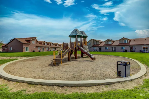 $370,000 | 24 Mangum Circle, Unit 6, Donnelly, ID 83615