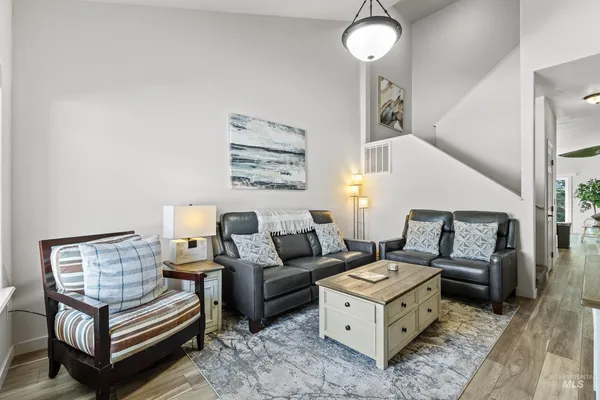 $370,000 | 24 Mangum Circle, Unit 6, Donnelly, ID 83615