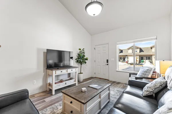 $370,000 | 24 Mangum Circle, Unit 6, Donnelly, ID 83615