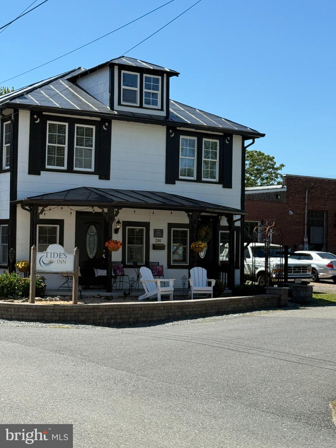 32 Placid Road Colonial Beach, VA 22443 - Photo 57 of 80 Charming inn with inviting porch.