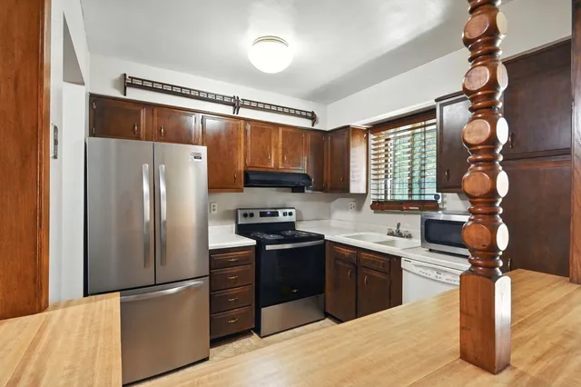 $99,900 | 8657 North 73rd Street, Milwaukee, WI 53223