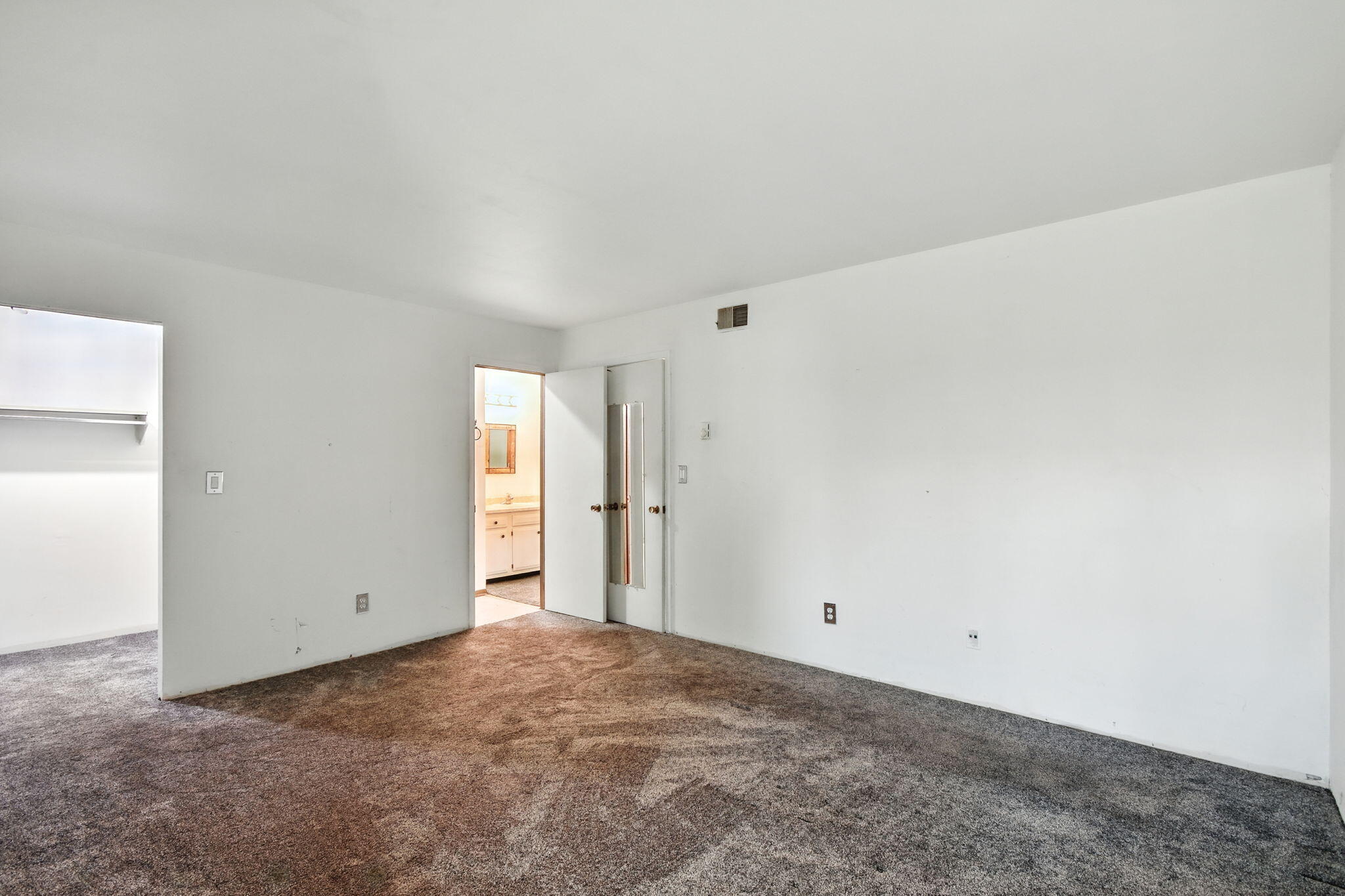 8657 North 73rd Street Milwaukee, WI 53223 - Photo 16 of 24 32-web-or-mls-IMG_0032 Veronica Barrett