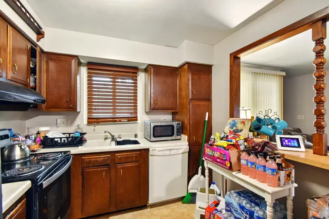 $99,900 | 8657 North 73rd Street, Milwaukee, WI 53223