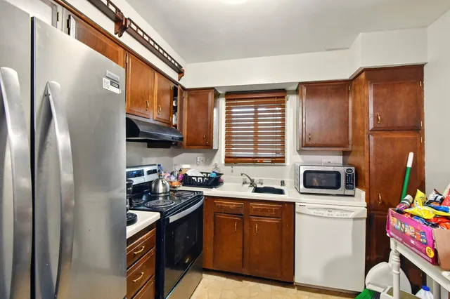 $99,900 | 8657 North 73rd Street, Milwaukee, WI 53223