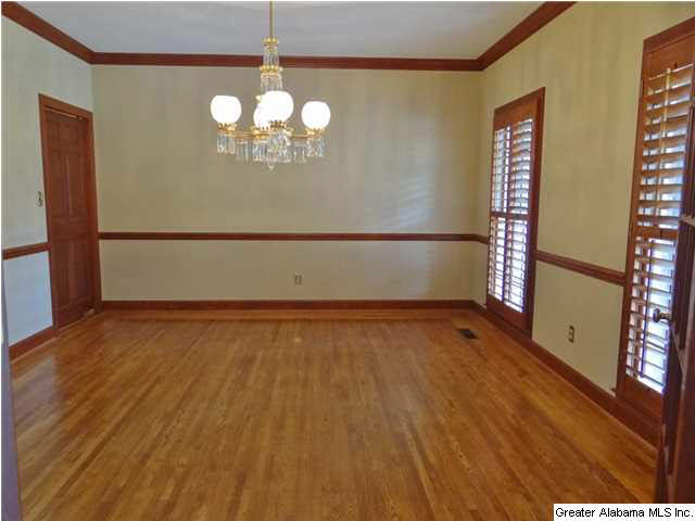 1079 Crest Road Leeds, AL 35094 - Photo 5 of 32
