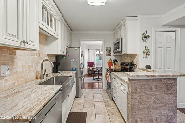 $305,000 | 1365 Jo Ann Drive, Southaven, MS 38671