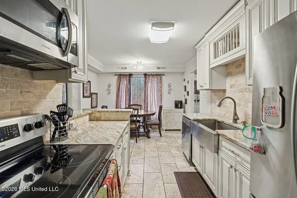 $305,000 | 1365 Jo Ann Drive, Southaven, MS 38671