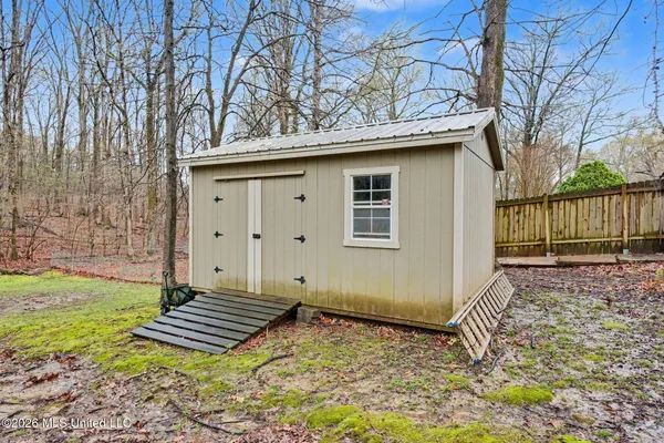 $305,000 | 1365 Jo Ann Drive, Southaven, MS 38671