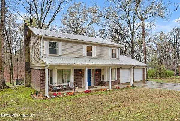 $305,000 | 1365 Jo Ann Drive, Southaven, MS 38671