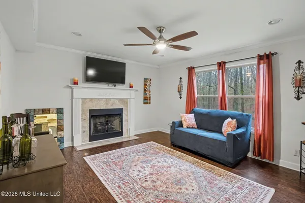 $305,000 | 1365 Jo Ann Drive, Southaven, MS 38671