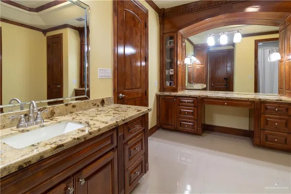 $1,750,000 | 2204 East Trenton Road, Edinburg, TX 78542