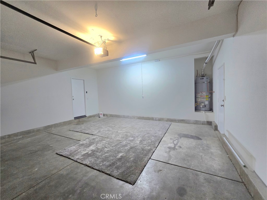 3073 Snowdrop Court Perris, CA 92571 - Photo 23 of 25 en empty room with windows