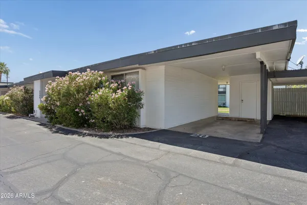 $1,700 | 3308 East Camelback Road, Phoenix, AZ 85018