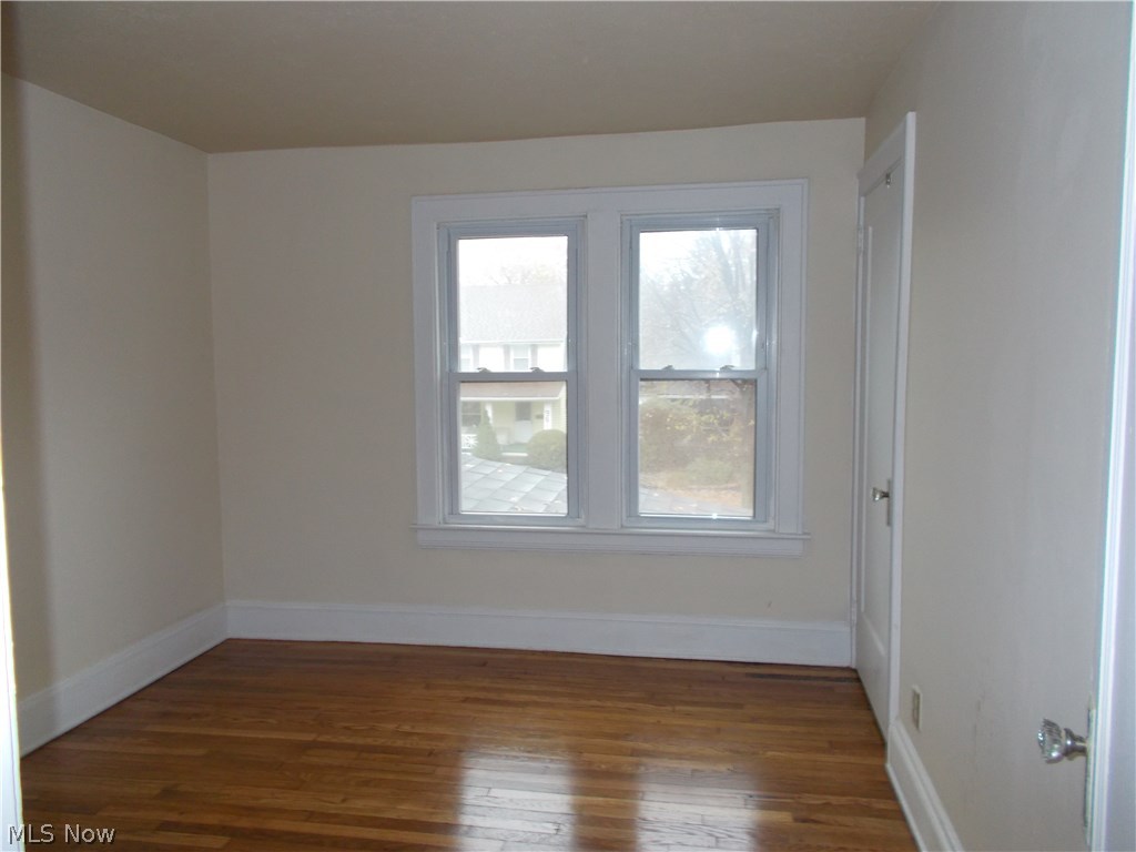 964 Elbon Road Cleveland, OH 44121 - Photo 16 of 24 Gallery Image 16