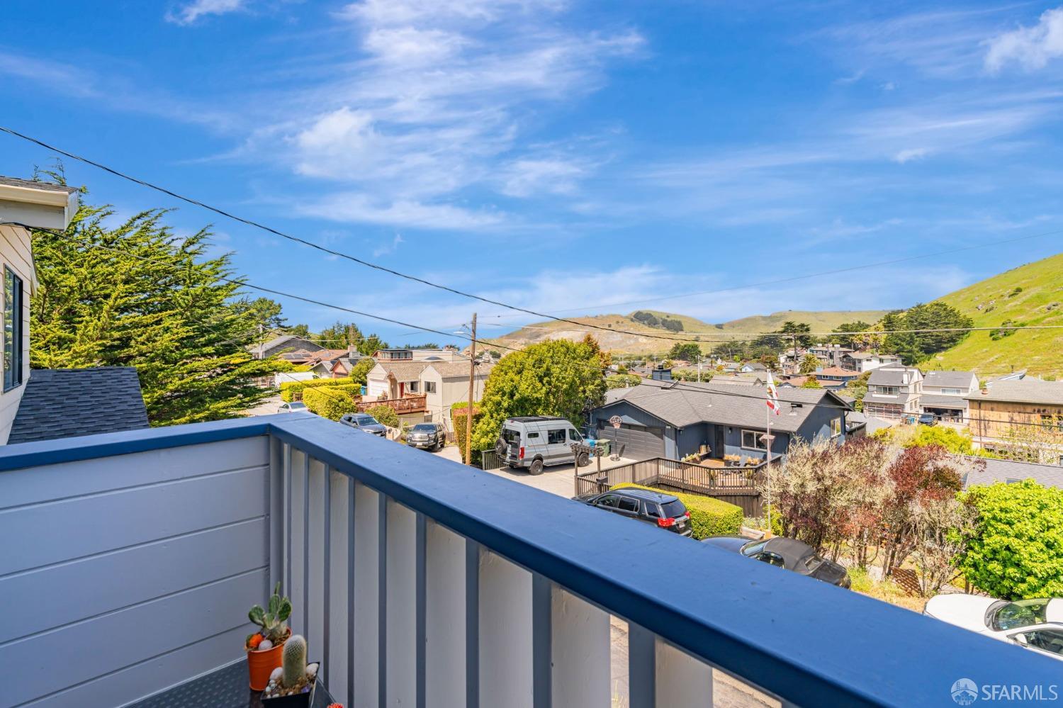 472 Copeland Street Pacifica, CA 94044 - Photo 24 of 31 a view of a city from a balcony