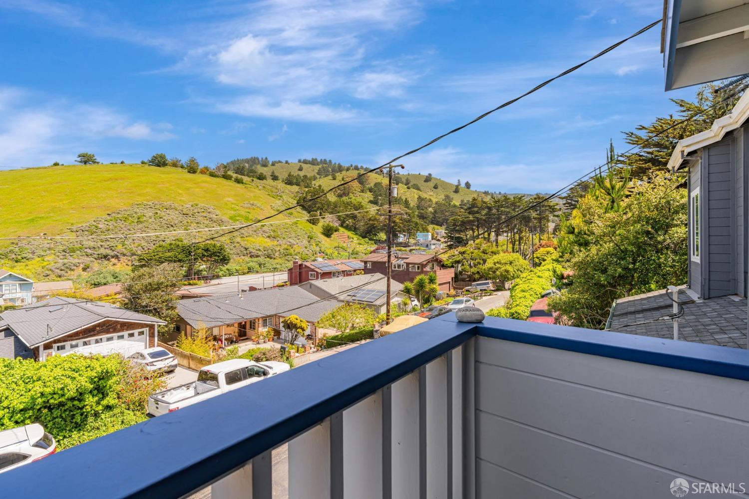 472 Copeland Street Pacifica, CA 94044 - Photo 25 of 31 a view of a city from a balcony