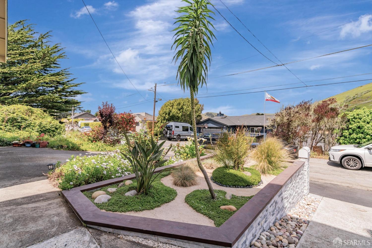 472 Copeland Street Pacifica, CA 94044 - Photo 4 of 31 a view of a swimming pool with a patio