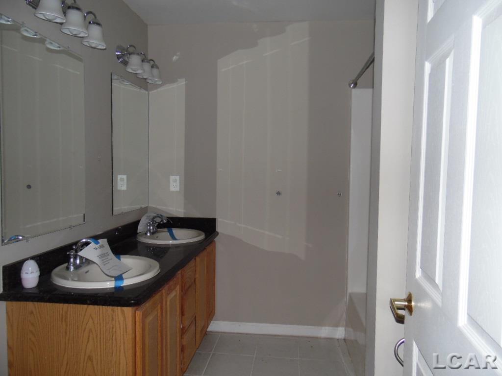 46820 Wear Road Belleville, MI 48111 - Photo 12 of 16 31340725-11.JPG
