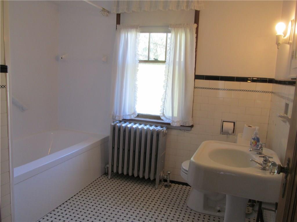 133 Ritzland Road Penn Hills, PA 15235 - Photo 6 of 23 Full Bath