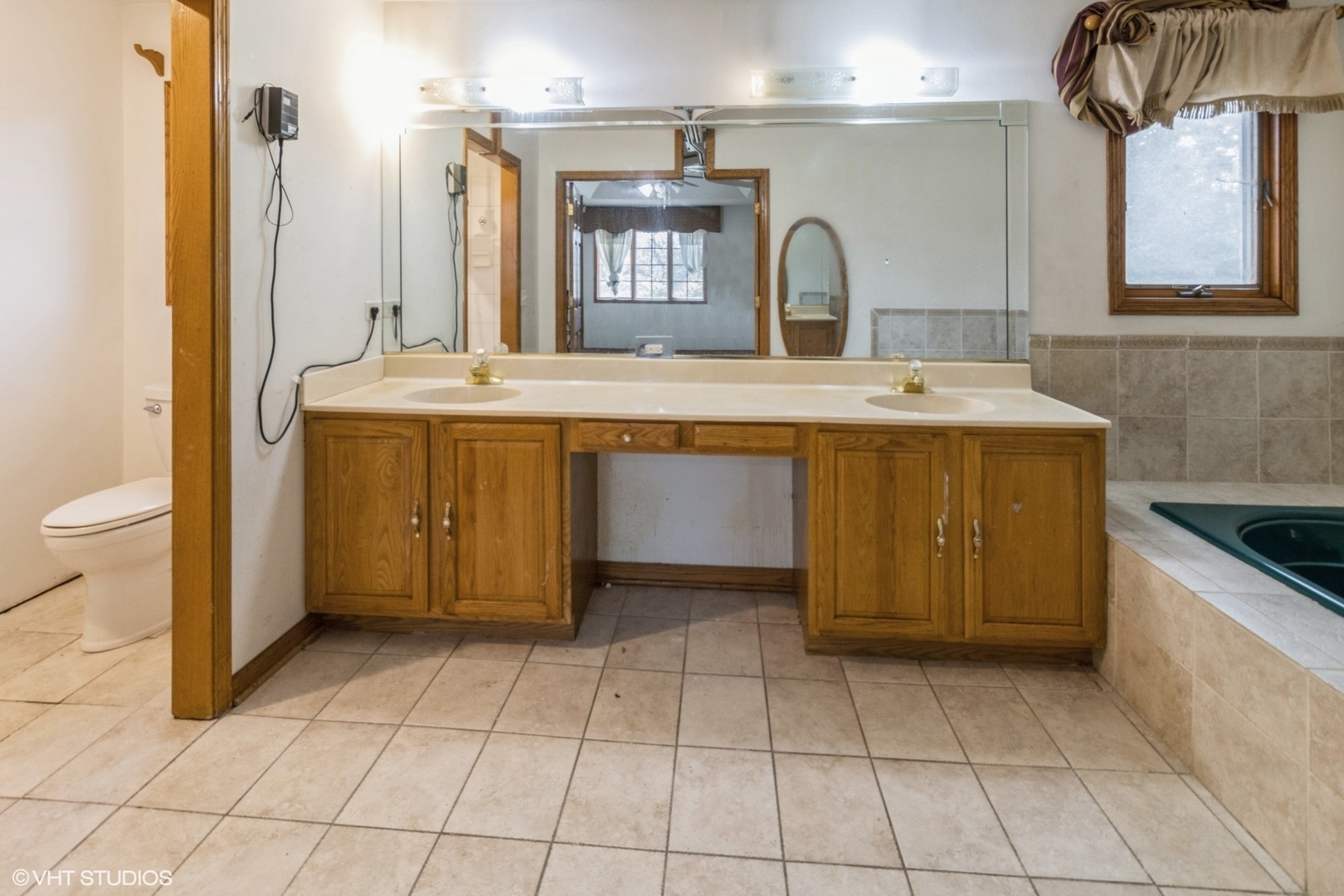 1329 South Roselle Road Schaumburg, IL 60193 - Photo 15 of 36 Gallery Image 15