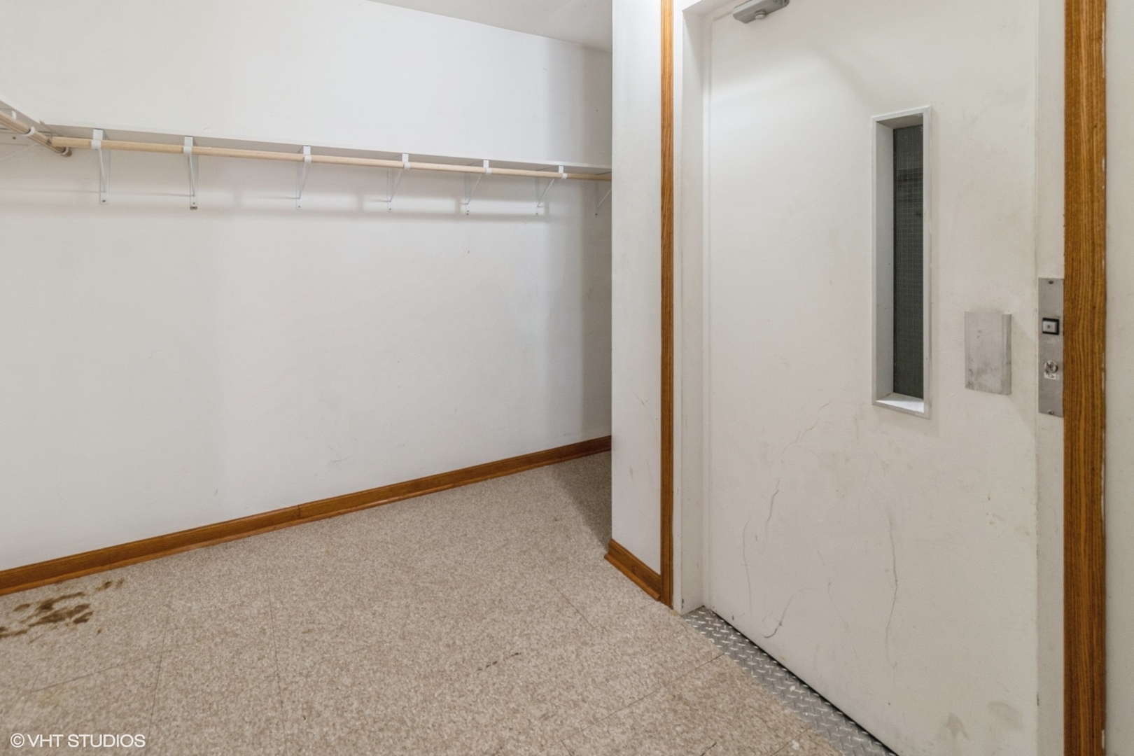 1329 South Roselle Road Schaumburg, IL 60193 - Photo 16 of 36 Gallery Image 16