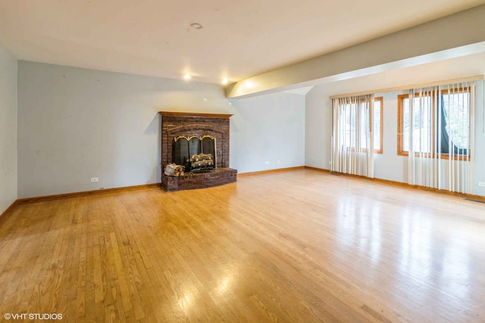 1329 South Roselle Road Schaumburg, IL 60193 - Photo 9 of 36 Gallery Image 9