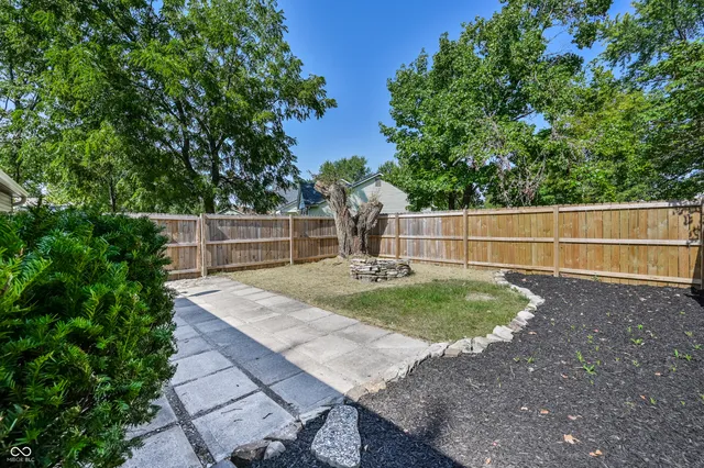 $309,900 | 8060 Castle Farms Court, Indianapolis, IN 46256