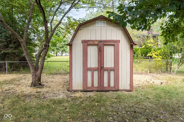 $309,900 | 8060 Castle Farms Court, Indianapolis, IN 46256